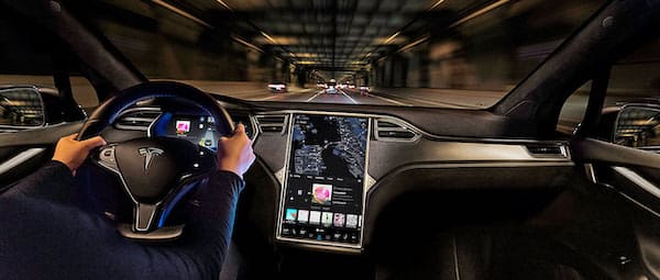 Tesla-chauffeur intérieur confort québec taxi électrique